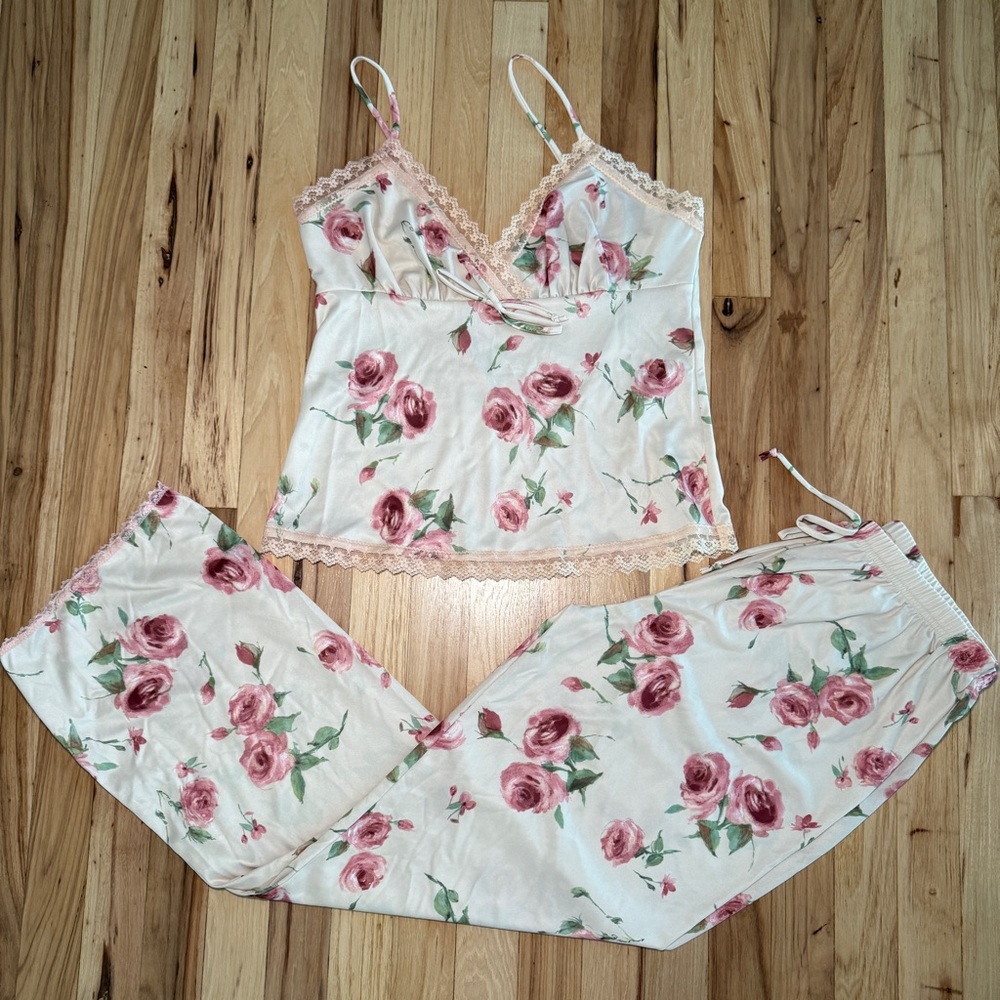 Vintage Y2K Floral Lace Pajama Set Cami & Pants Loungewear